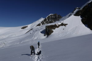 Bivak Rossi Breithorn v pozadí